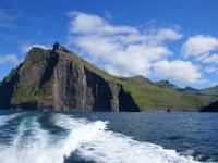 Snoppan Landspitze mit Høvdin (635m), Vestmannaklippen_Insel Streymoy